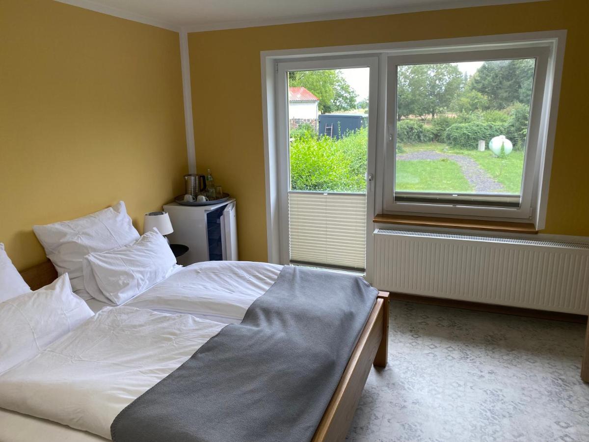 Vorsicht Hotel Deyelsdorf Buitenkant foto