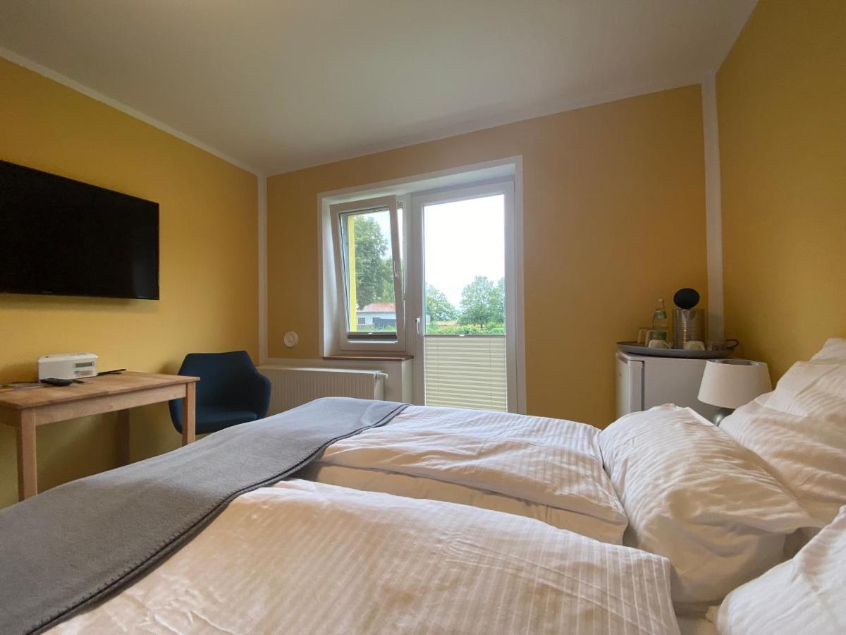 Vorsicht Hotel Deyelsdorf Buitenkant foto
